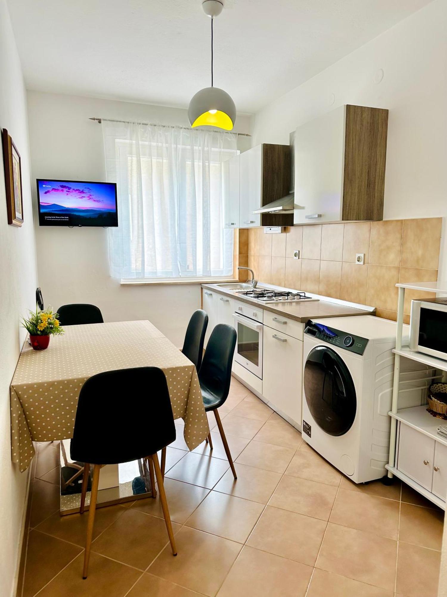 Spacious Family Apartment Near The Beach Makarska Luaran gambar